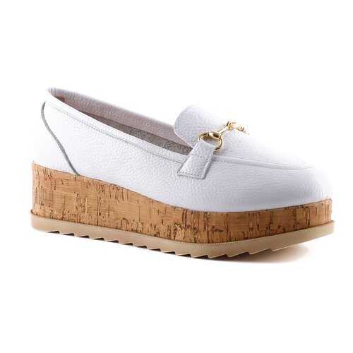 Лоферы женские Shoes Market 61-982 белые 39 RU в Belwest